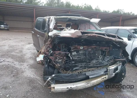 2016 Toyota Tundra 1794 5.7L V8 z USA, uszkodzony, nr VIN 5TFAW5F19GX496319